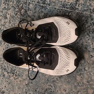 Women's ON Running Cloudflash Running Shoes size 7.5 Medium Width